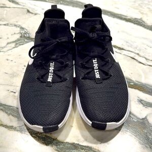 Nike free black sneakers size 7.5 women’s like new